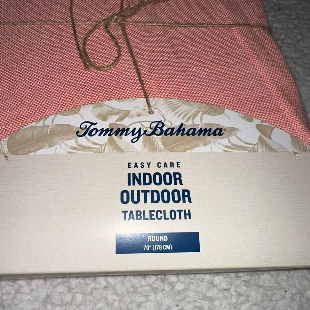 Tommy Bahama Indoor Outdoor Tablecloth Red White 70” Round NWT
